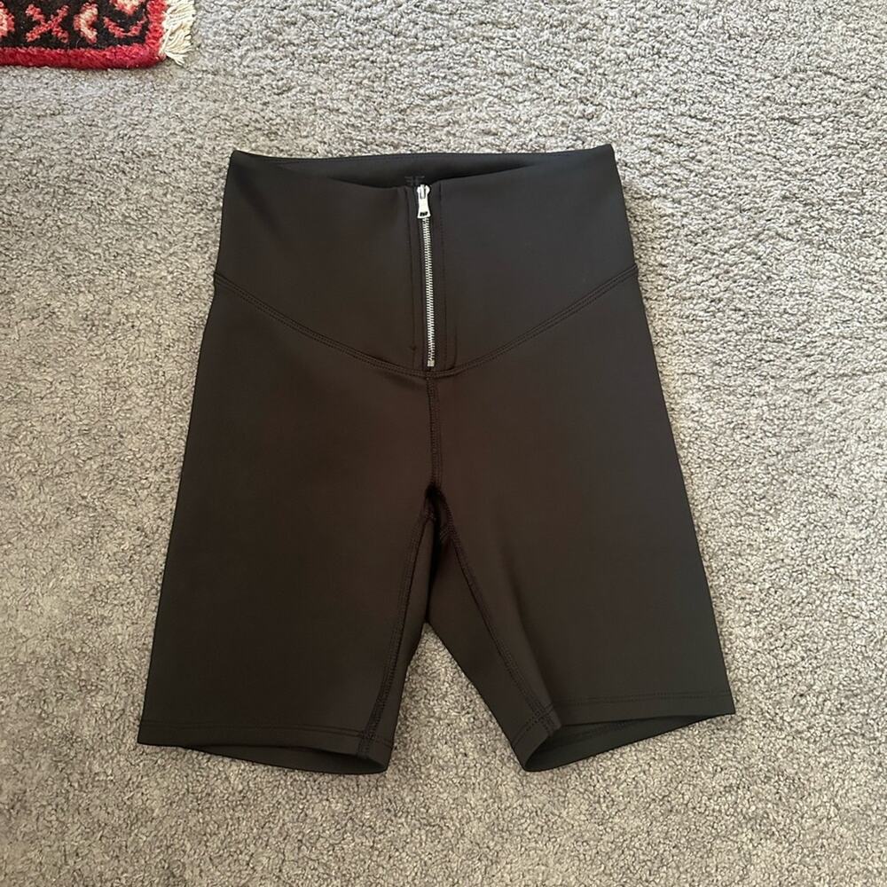 Heroine Sport Zipper Bike Shorts